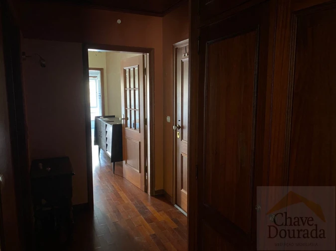 Apartamento T2 para Arrendamento em Santo Antonio dos Olivais Foto 6