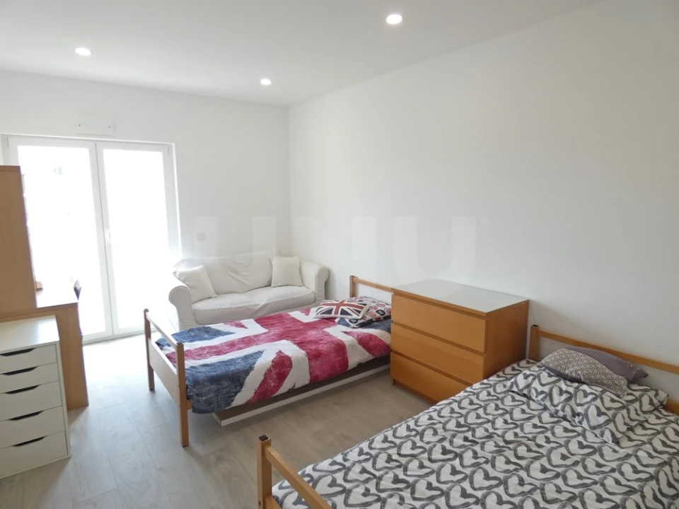 Apartamento T2 para Arrendamento em Santa Maria, São Pedro e Matacães Foto 10