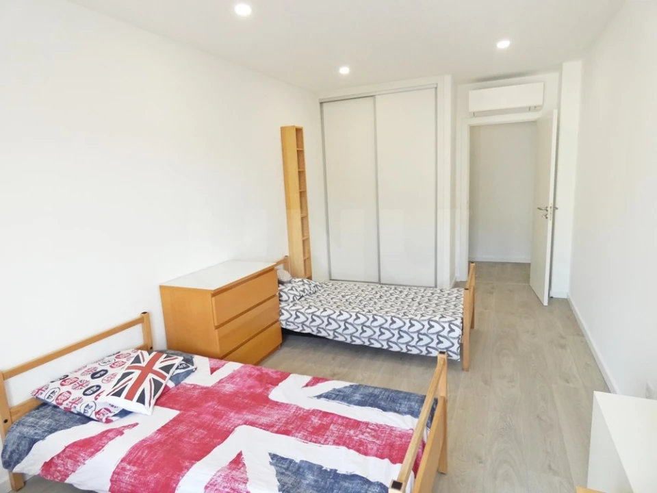 Apartamento T2 para Arrendamento em Santa Maria, São Pedro e Matacães Foto 12