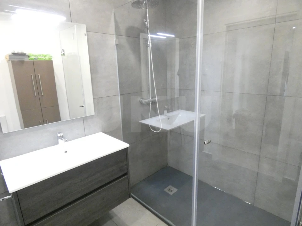 Apartamento T2 para Arrendamento em Santa Maria, São Pedro e Matacães Foto 13