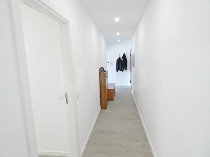 Apartamento T2 para Arrendamento em Santa Maria, São Pedro e Matacães Foto 9