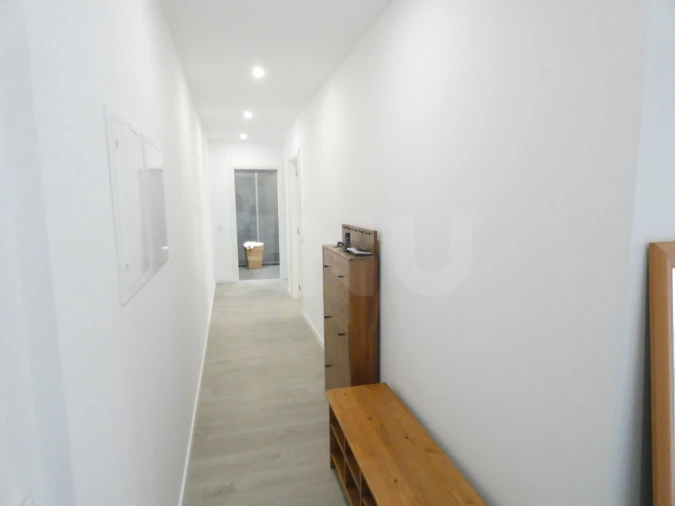 Apartamento T2 para Arrendamento em Santa Maria, São Pedro e Matacães Foto 11