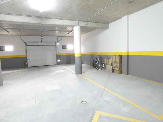 Apartamento T2 para Arrendamento em Santa Maria, São Pedro e Matacães Foto 17