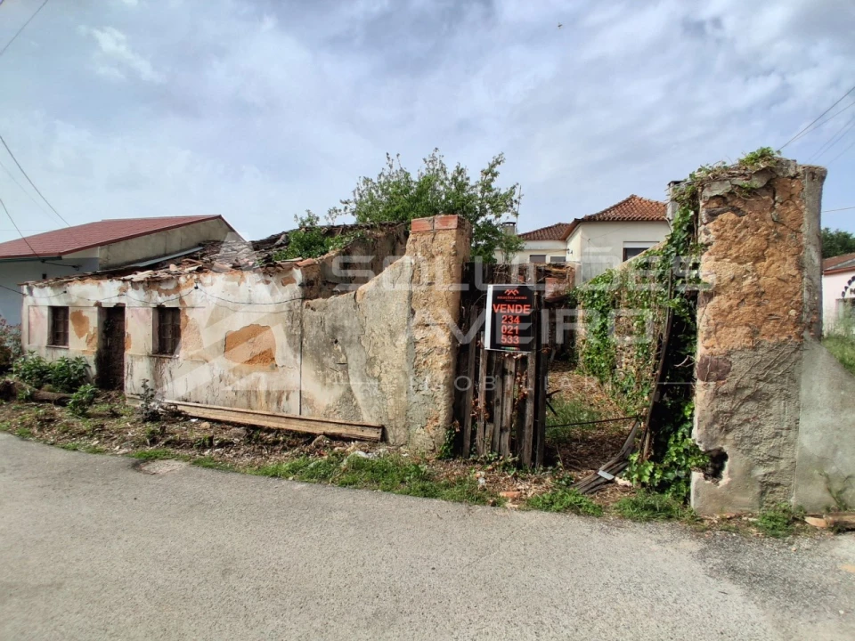 Moradia T2 para Venda em Avelãs de Cima Foto 1