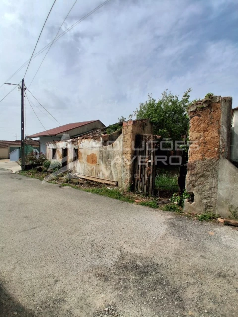 Moradia T2 para Venda em Avelãs de Cima