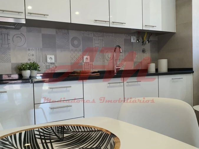 Apartamento T3 para Venda em Benfica