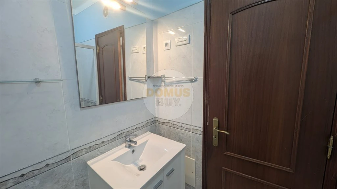 Apartamento T2 para Venda em Seixal, Arrentela e Aldeia de Paio Pires Foto 10