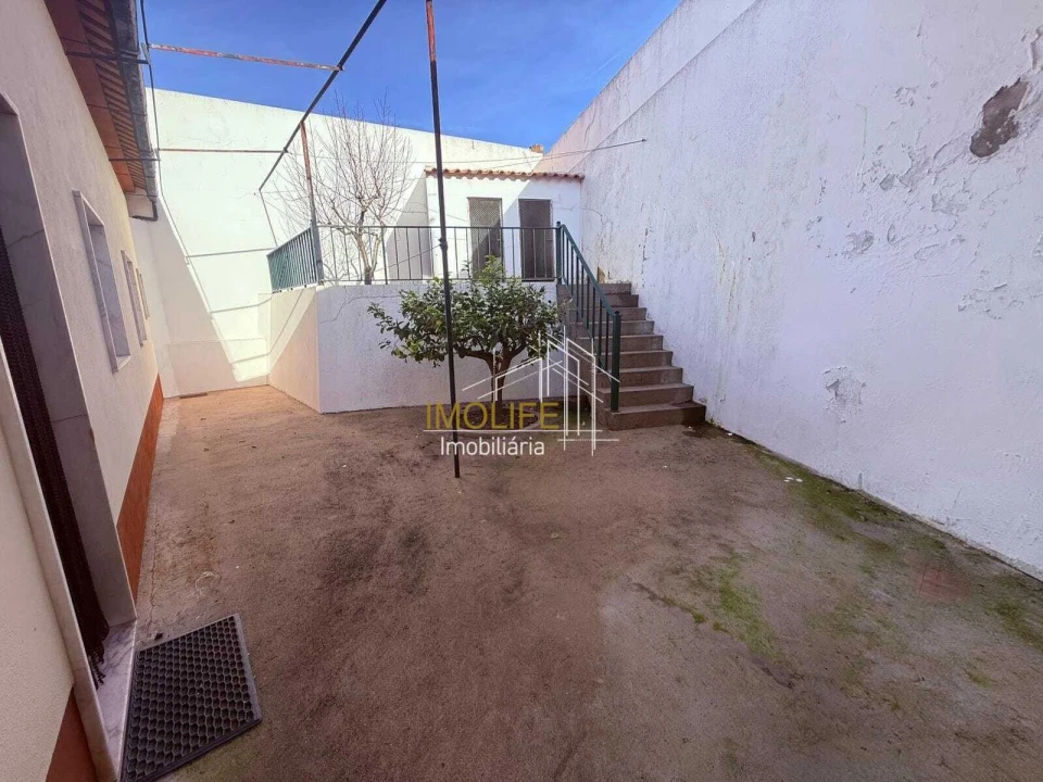 Moradia T3 para Venda em Mora Foto 18