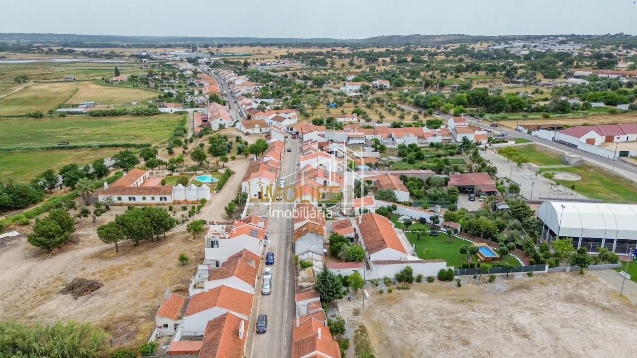 Moradia T3 para Venda em Mora Foto 12