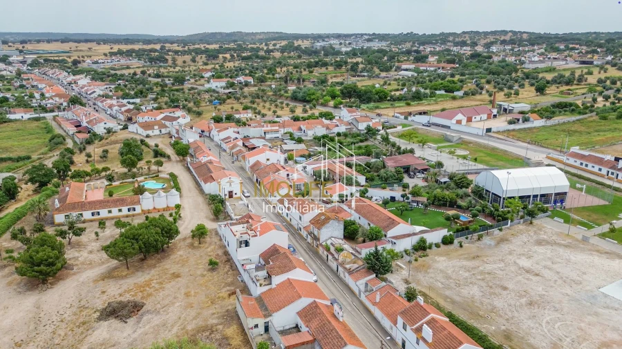 Moradia T3 para Venda em Mora Foto 15