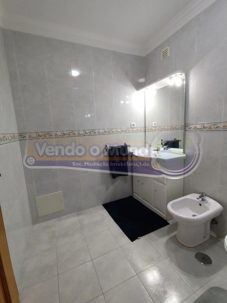 Apartamento T2 para Venda em Benavente Foto 5