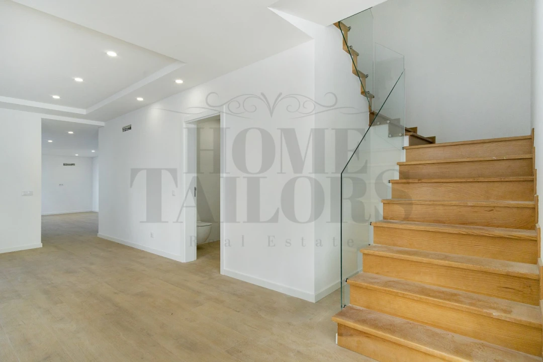 Moradia T4 para Venda em Costa da Caparica Foto 12