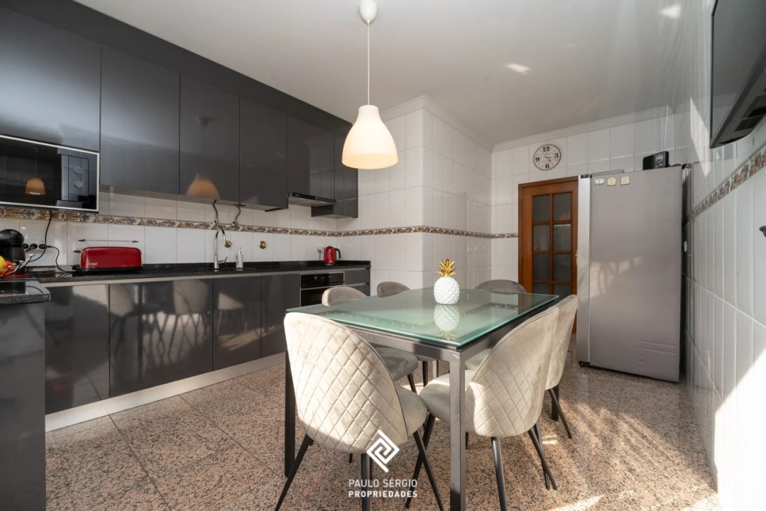 Apartamento T3 para Venda em Mesão Frio Foto 3