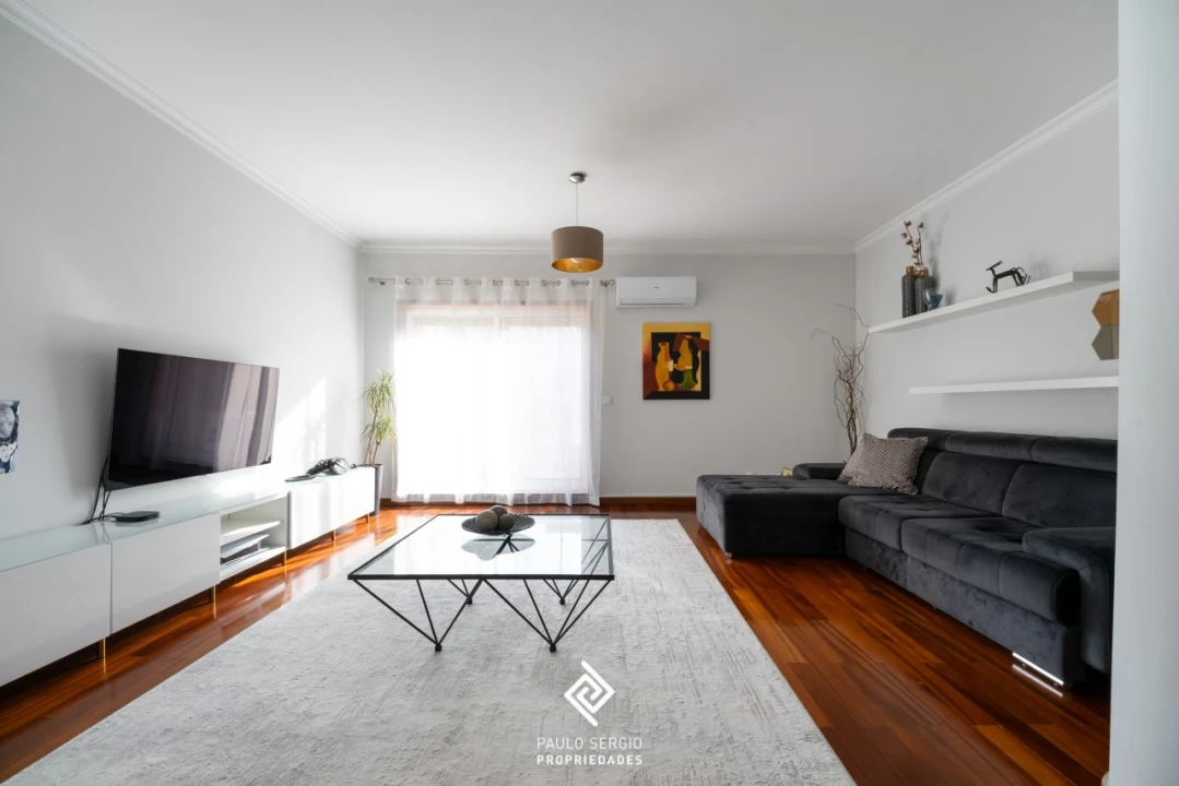 Apartamento T3 para Venda em Mesão Frio Foto 1