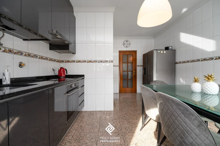 Apartamento T3 para Venda em Mesão Frio Foto 5