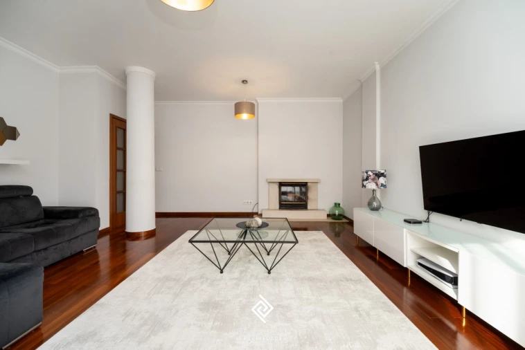 Apartamento T3 para Venda em Mesão Frio Foto 7