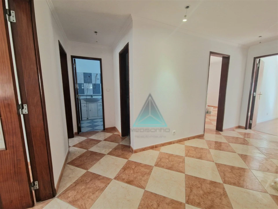 Apartamento T3 para Venda em Seixal, Arrentela e Aldeia de Paio Pires Foto 4