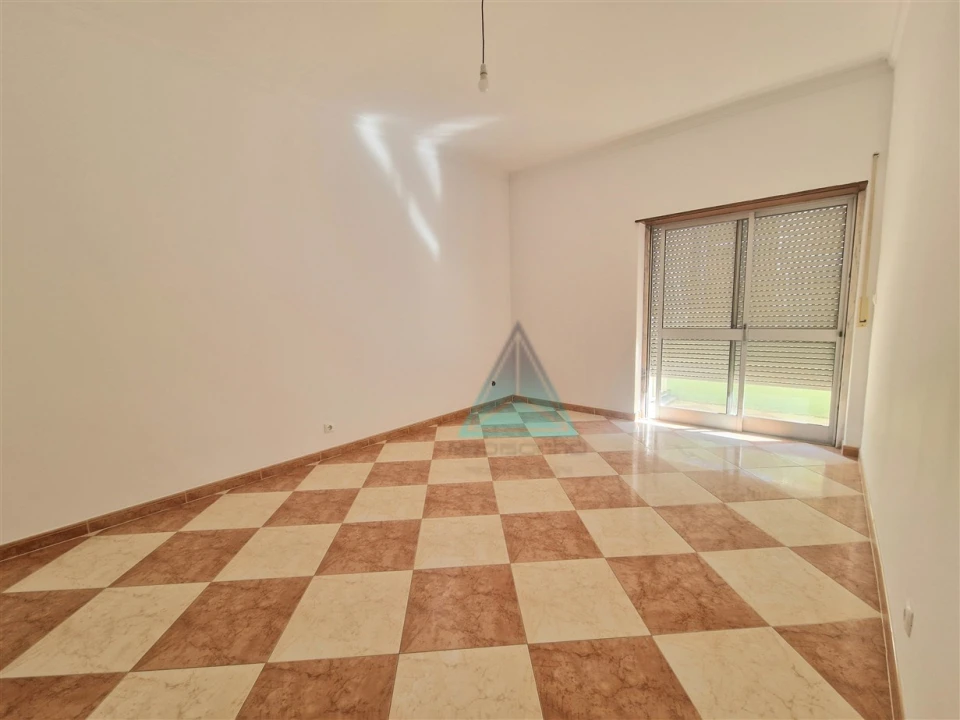 Apartamento T3 para Venda em Seixal, Arrentela e Aldeia de Paio Pires Foto 8