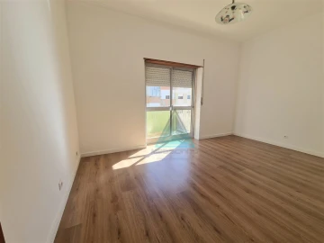 Apartamento T3 para Venda em Seixal, Arrentela e Aldeia de Paio Pires