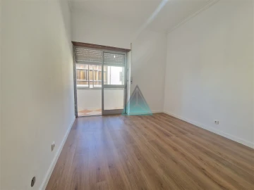 Apartamento T3 para Venda em Seixal, Arrentela e Aldeia de Paio Pires