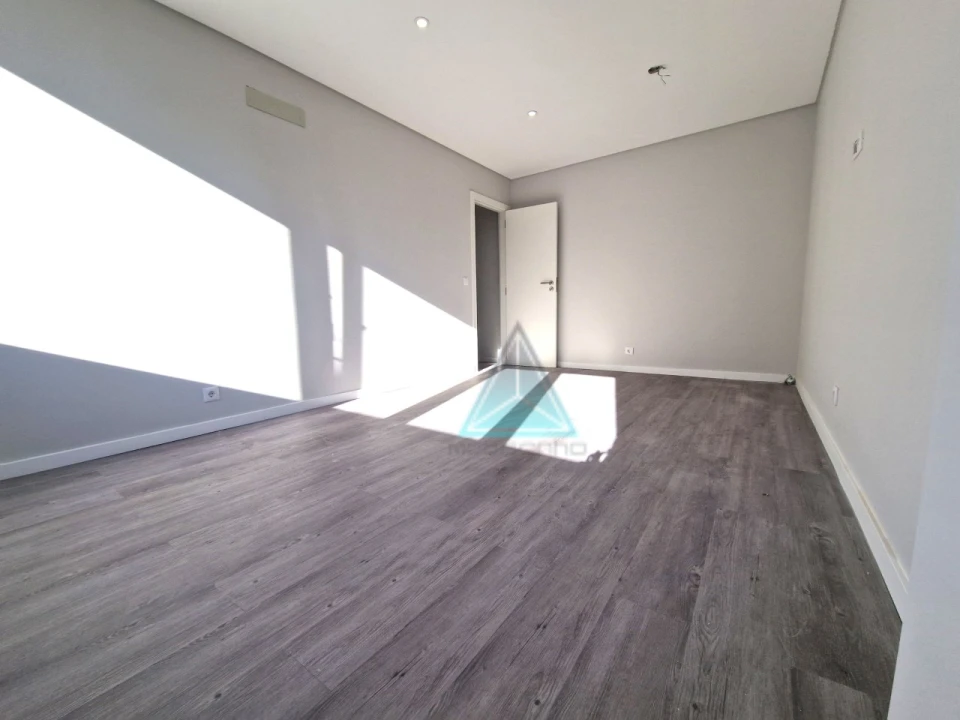 Apartamento T2 para Venda em Alto do Seixalinho, Santo André e Verderena Foto 2