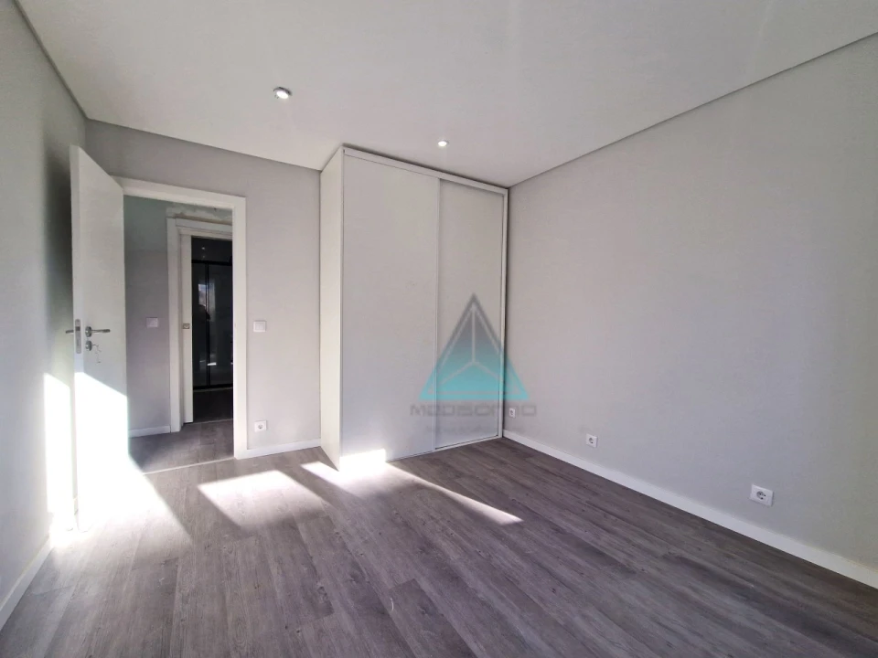 Apartamento T2 para Venda em Alto do Seixalinho, Santo André e Verderena Foto 3