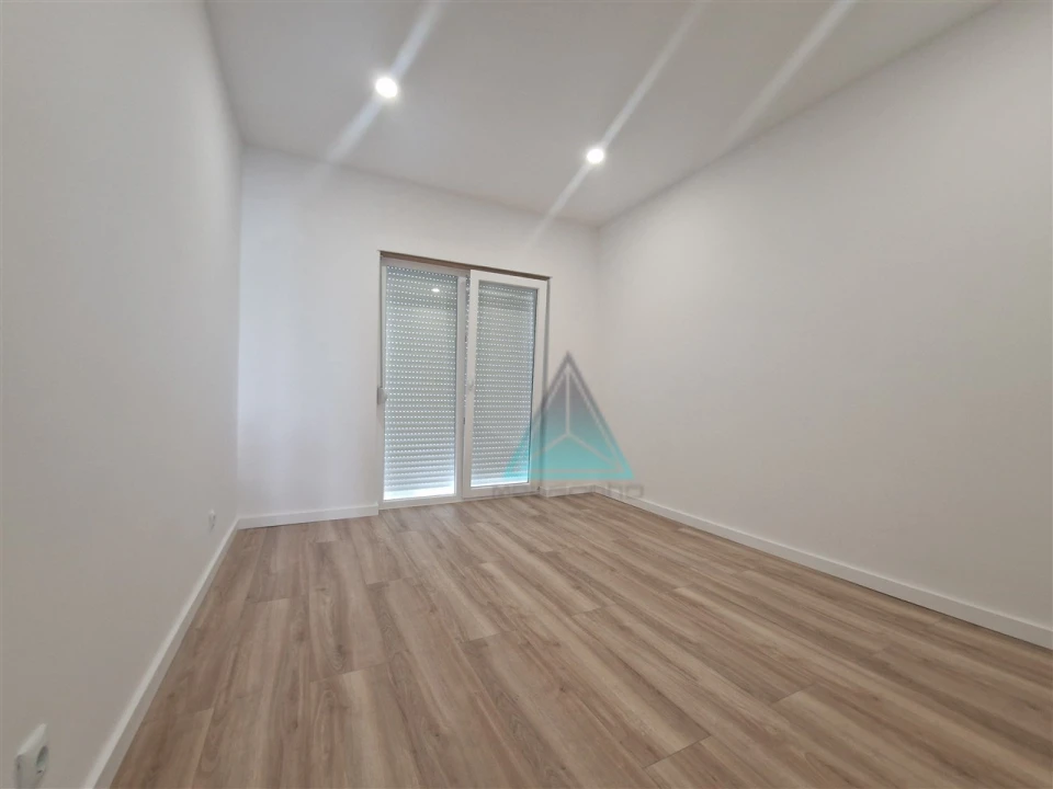 Apartamento T2 para Venda em Alto do Seixalinho, Santo André e Verderena Foto 5