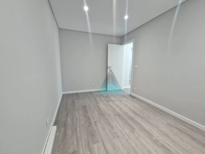 Apartamento T2 para Venda em Alto do Seixalinho, Santo André e Verderena Foto 4