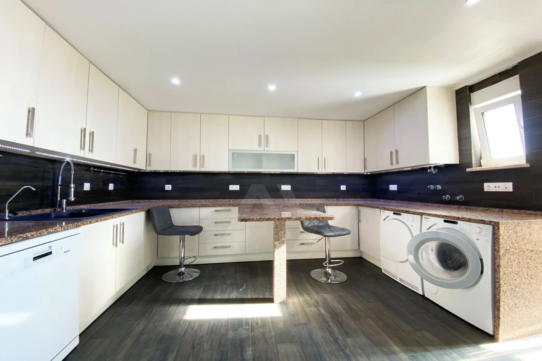 Apartamento T4 para Venda em Cascais e Estoril Foto 15