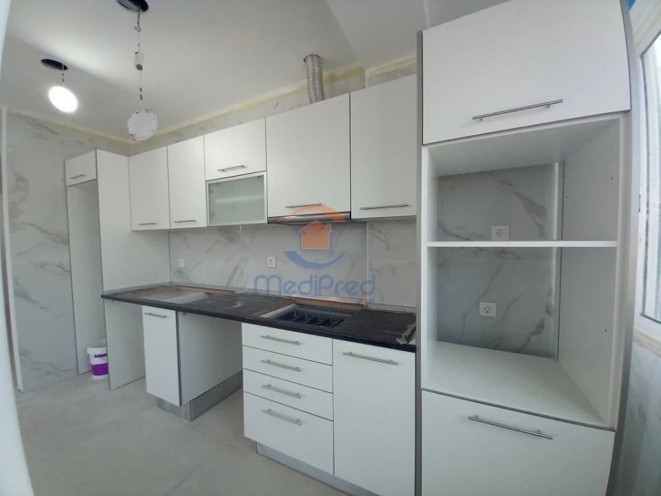 Apartamento T4 para Venda em Laranjeiro e Feijó Foto 1