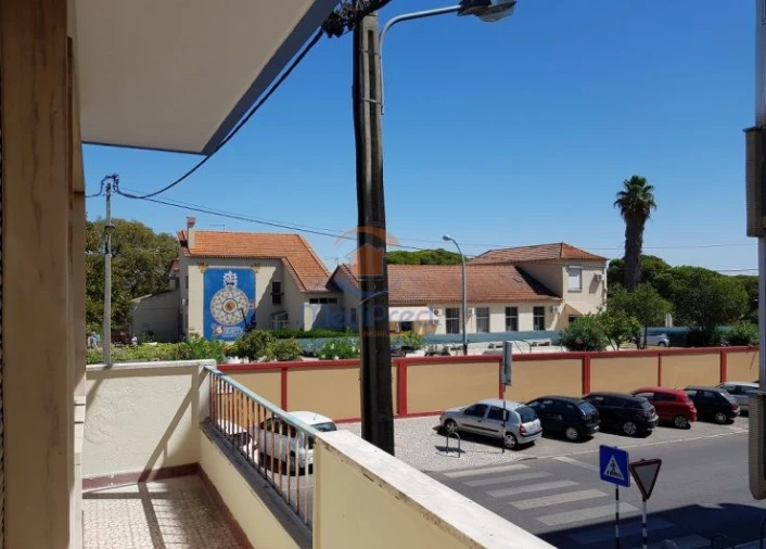 Apartamento T4 para Venda em Laranjeiro e Feijó Foto 5