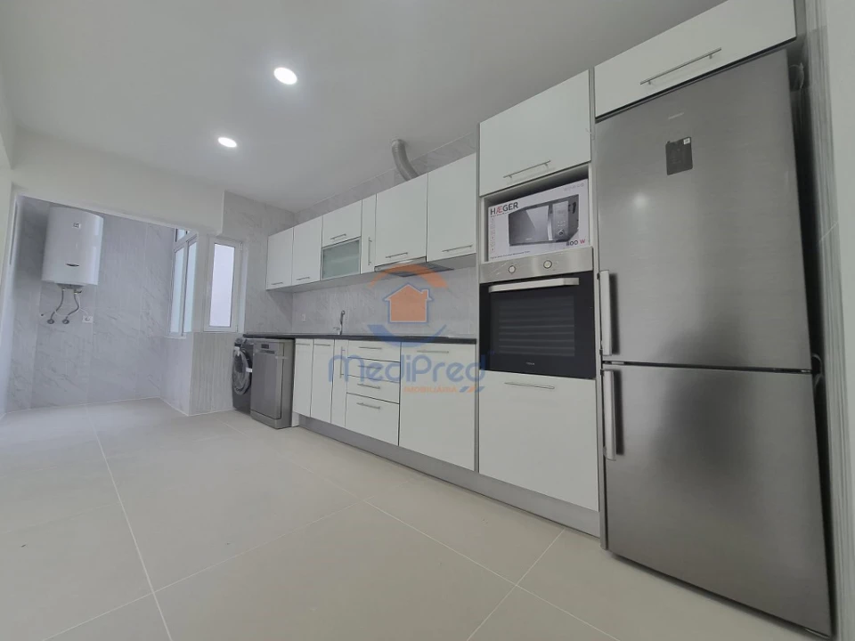 Apartamento T2 para Venda em Laranjeiro e Feijó Foto 3