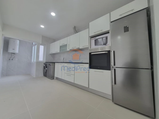 Apartamento T2 para Venda em Laranjeiro e Feijó Foto 3