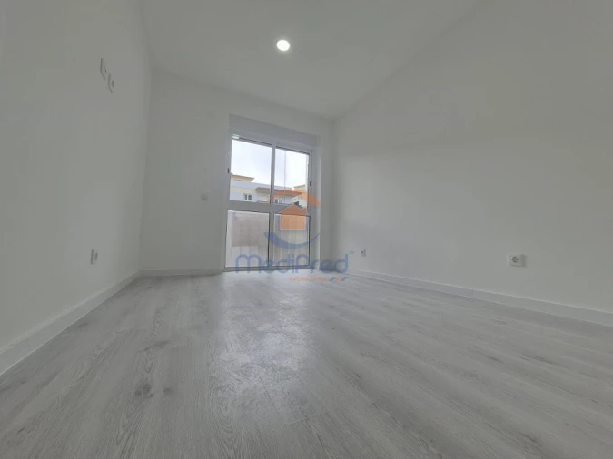 Apartamento T2 para Venda em Laranjeiro e Feijó Foto 14