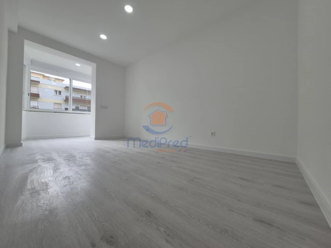 Apartamento T2 para Venda em Laranjeiro e Feijó Foto 15