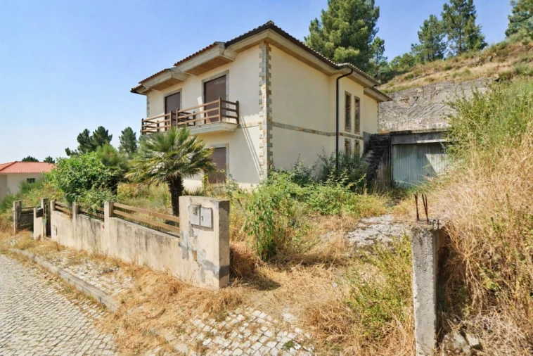 Moradia T3 para Venda em Alijo Foto 1