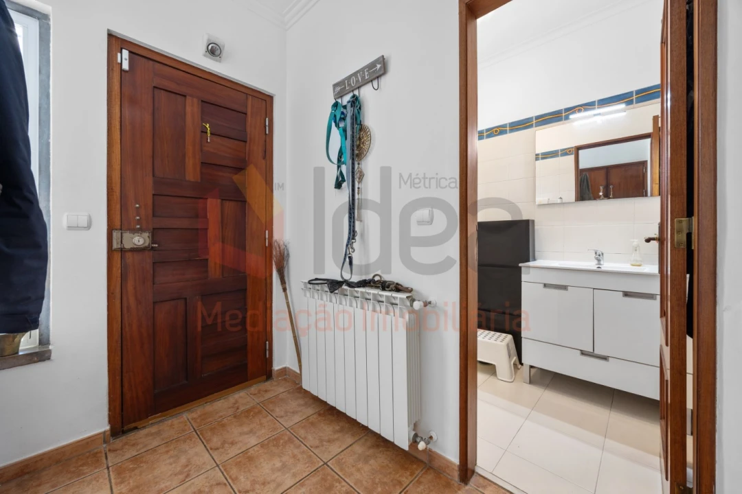 Moradia T4 para Venda em Barcarena Foto 10