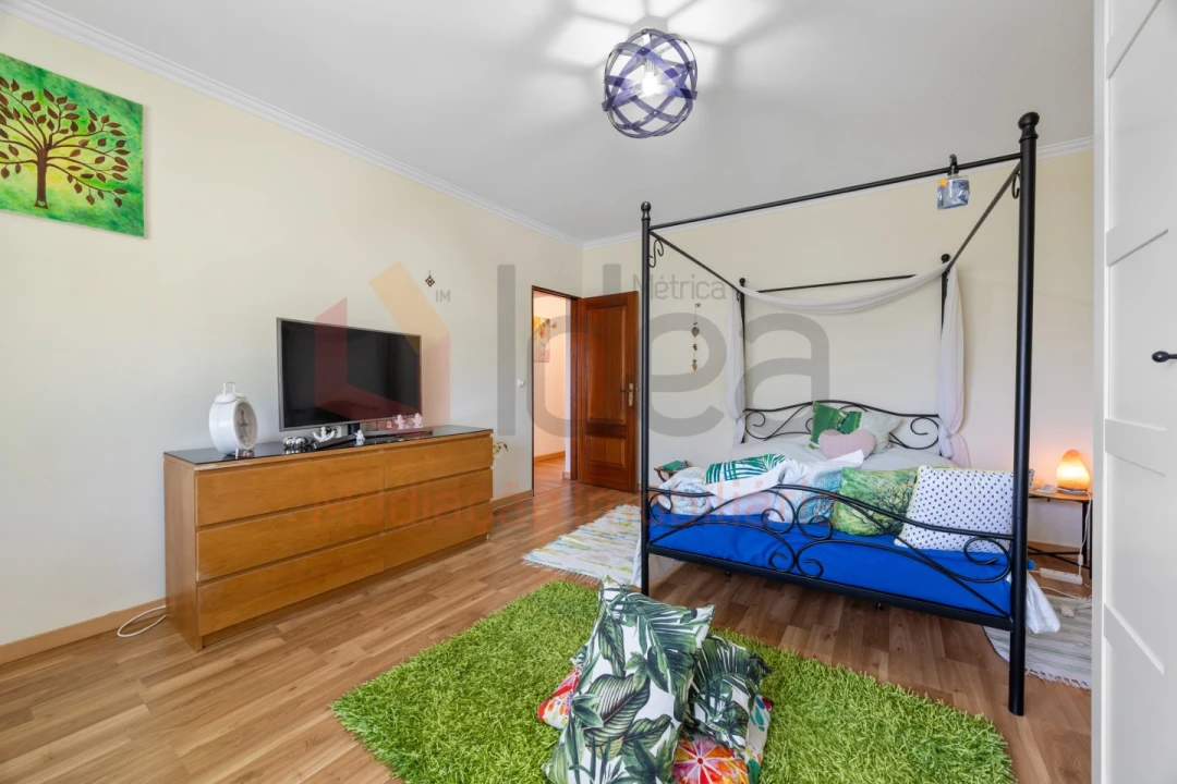 Moradia T4 para Venda em Barcarena Foto 19