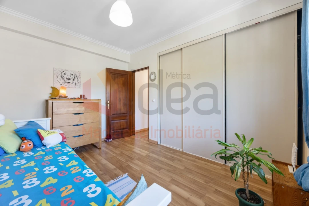 Moradia T4 para Venda em Barcarena Foto 22