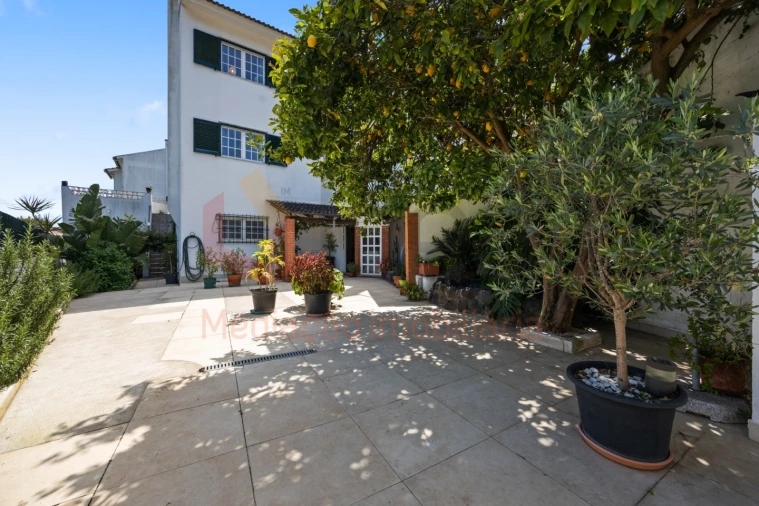 Moradia T4 para Venda em Barcarena Foto 2