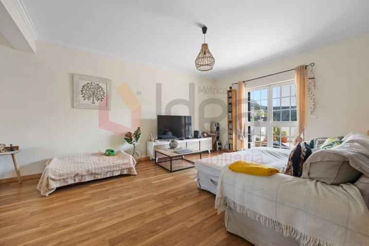 Moradia T4 para Venda em Barcarena Foto 5