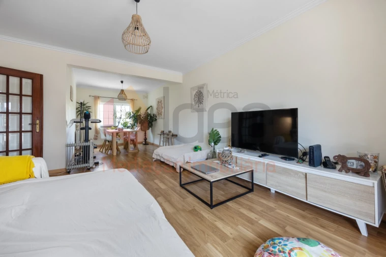 Moradia T4 para Venda em Barcarena Foto 7