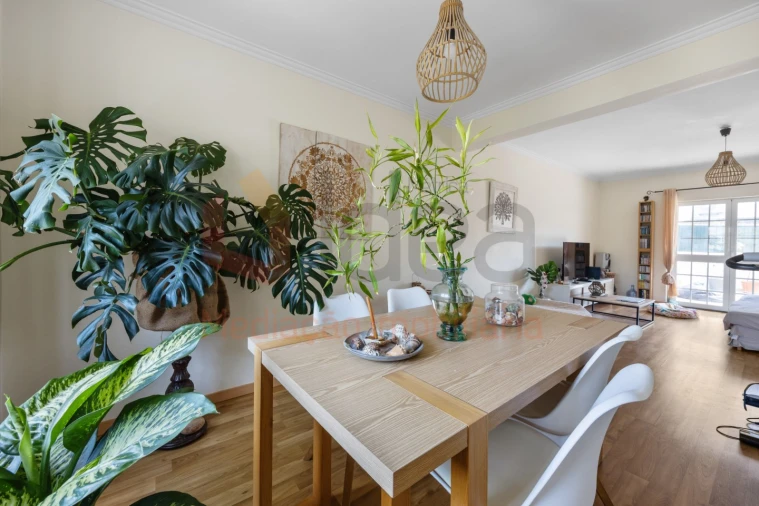 Moradia T4 para Venda em Barcarena Foto 4