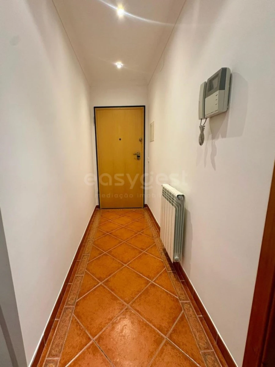 Apartamento T3 para Arrendamento em Santa Clara e Castelo Viegas Foto 5