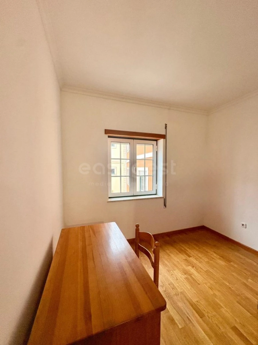 Apartamento T3 para Arrendamento em Santa Clara e Castelo Viegas Foto 10