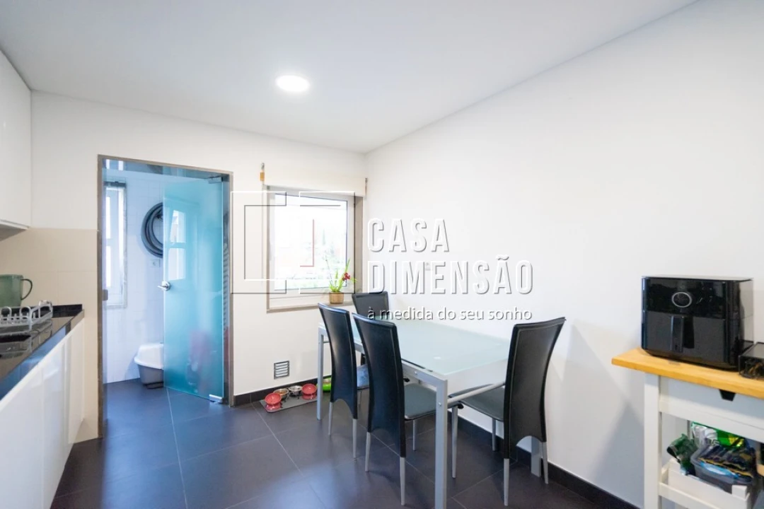 Apartamento T2 para Venda em Venteira Foto 25
