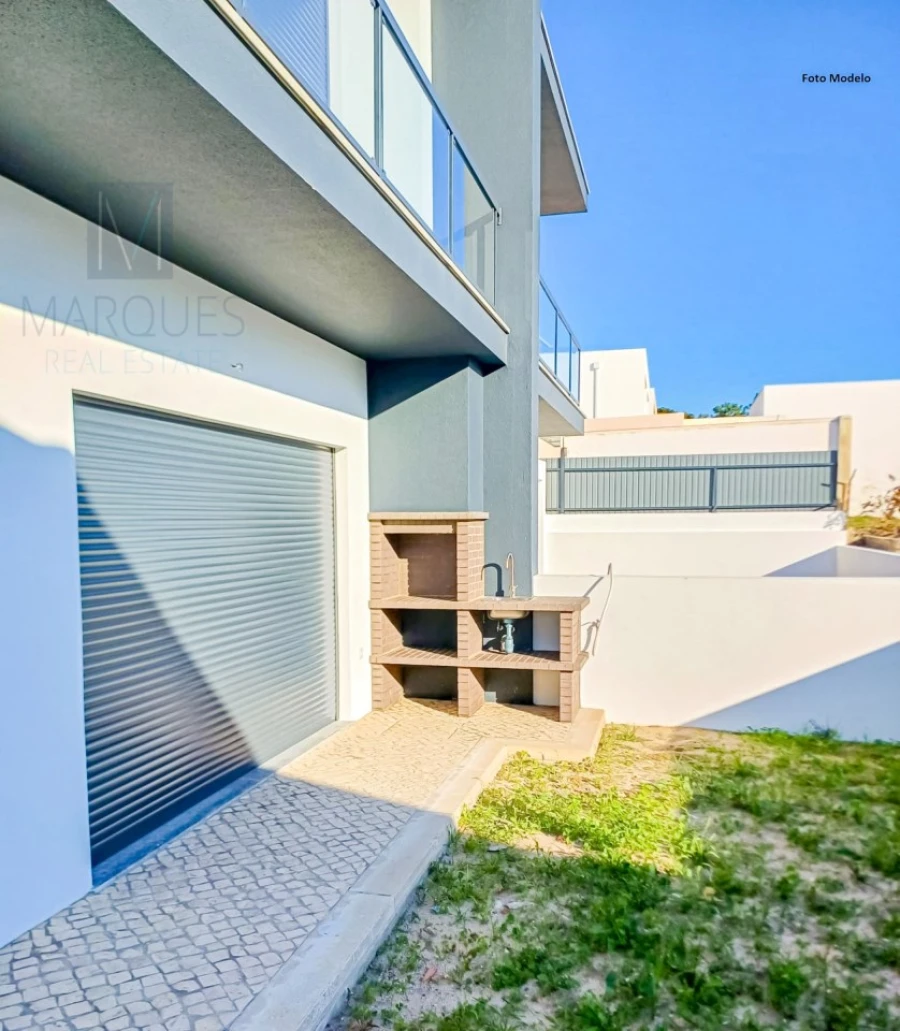 Moradia T2 para Venda em Fernao Ferro Foto 3