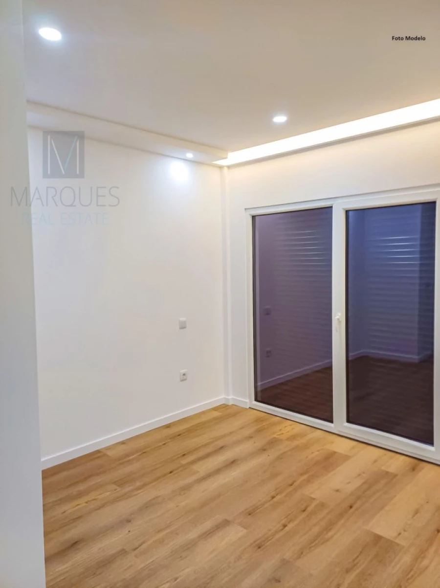 Moradia T2 para Venda em Fernao Ferro Foto 18