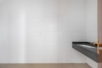 Negócio para Arrendamento em Rebordosa