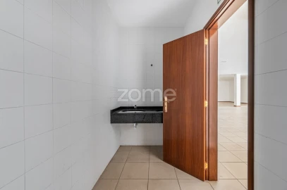 Negócio para Arrendamento em Rebordosa